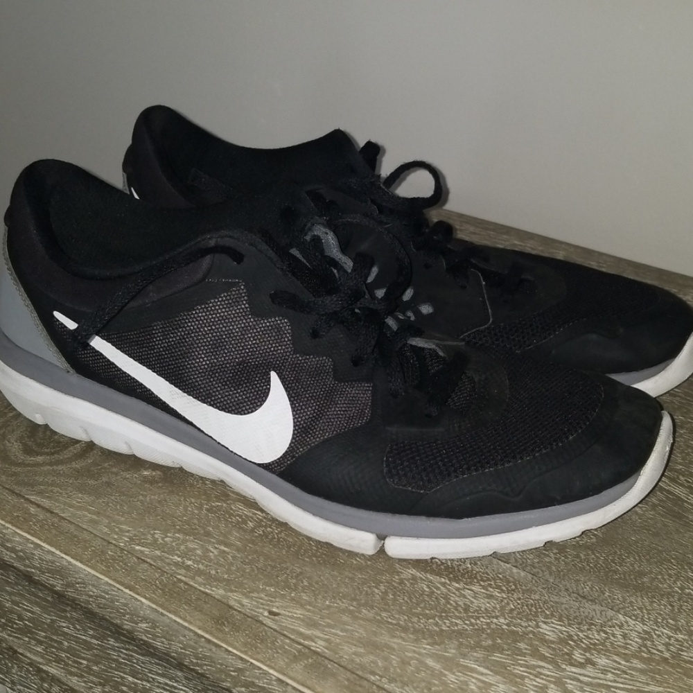 NIKE Flex Run Size Athletic Shoe 10.5